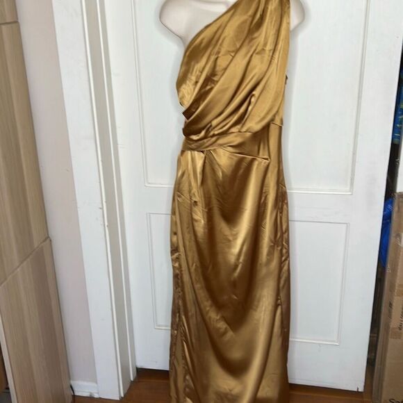 Petal & Pup NADIA ONE SHOULDER MAXI DRESS Bronze Nwot Size 12 - Picture 2 of 11